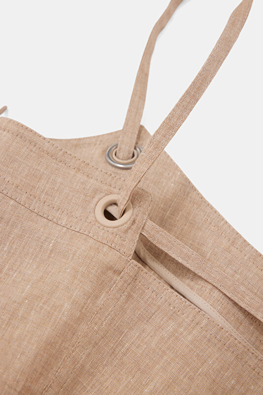 BEIGE SQUARE SLEEVELESS SUSPENDER BLOUSE 4