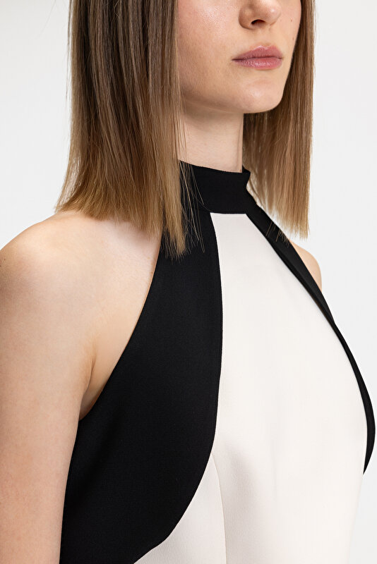 BLACK HALTER SLEEVELESS BLOUSE 3