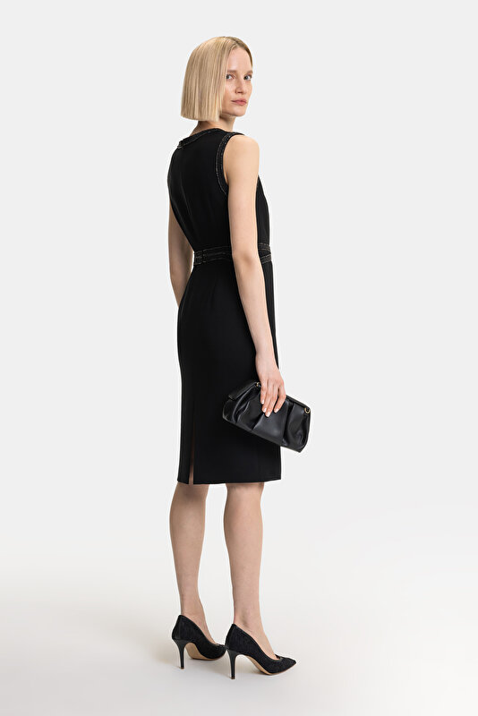 BLACK SLEEVELESS BELOW THE KNEE DRESS 2