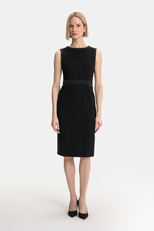 BLACK SLEEVELESS BELOW THE KNEE DRESS 4