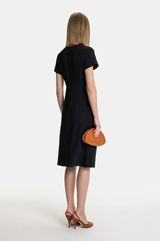 BLACK SHORT SLEEVE BELOW THE KNEE DRESS 2