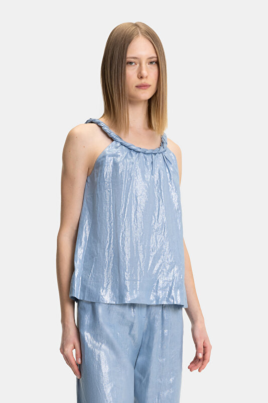 BLUE BASIC / ROUND NECKLINE SLEEVELESS BLOUSE