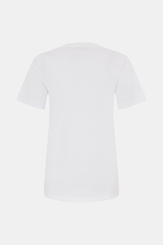 BEYAZ O YAKA T-SHİRT 2