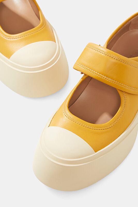DARK YELLOW SHOE 4