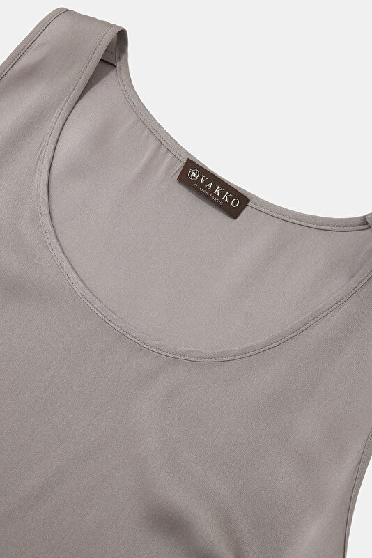 GREY BASIC / ROUND NECKLINE SLEEVELESS BLOUSE 3
