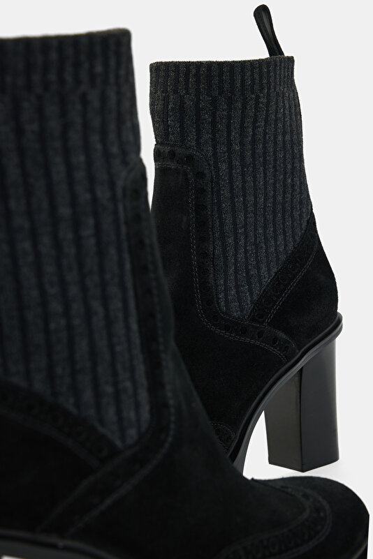 BLACK SUEDE BOOT 4