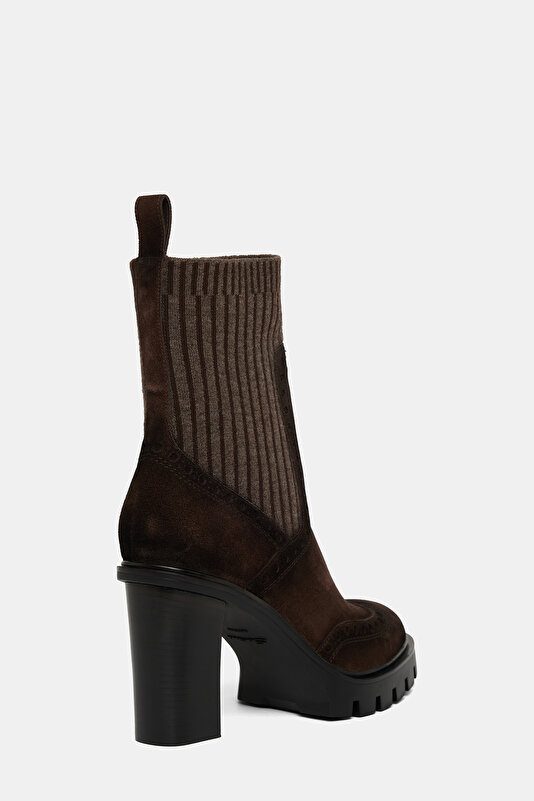 BROWN SUEDE BOOT 3