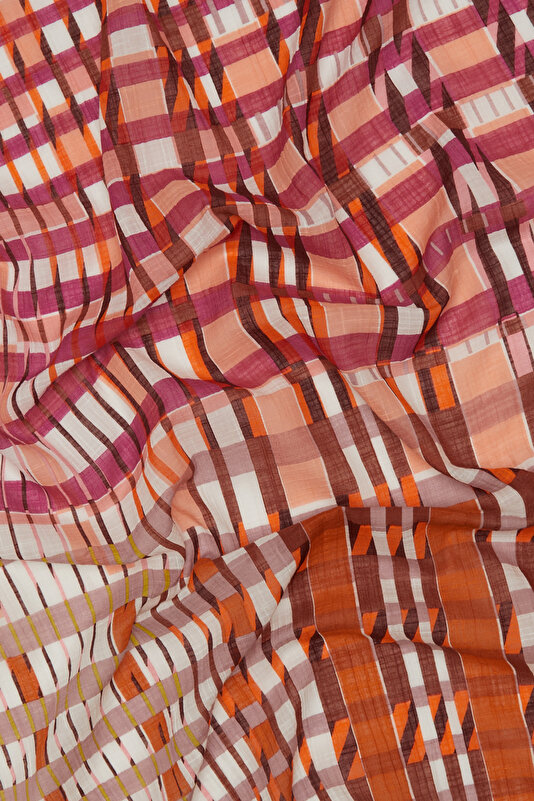RED SHAWL 2