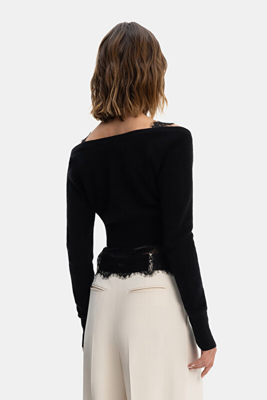 BLACK LACY TRICOT 2