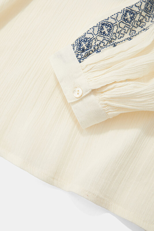 BLUE BLOUSE 4