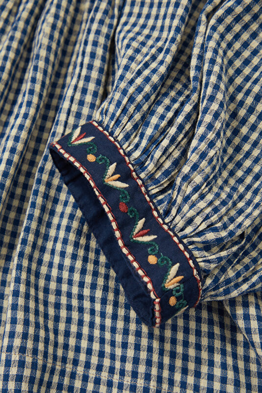 BLUE BLOUSE 4