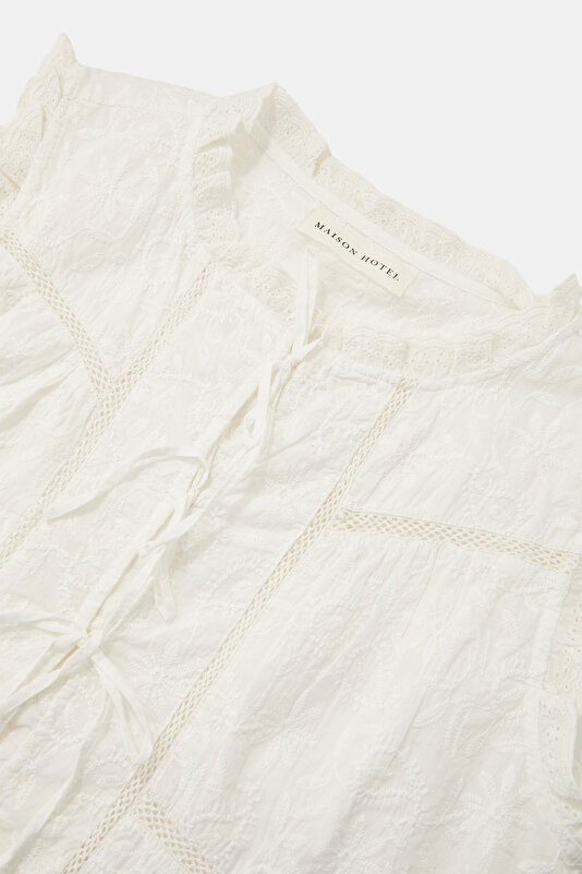 WHITE BLOUSE 3