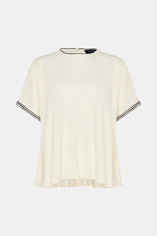 ECRU BASIC / ROUND NECKLINE SHORT SLEEVE BLOUSE