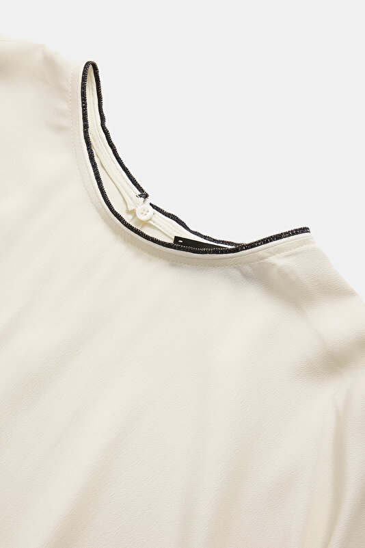 ECRU BASIC / ROUND NECKLINE SHORT SLEEVE BLOUSE 3