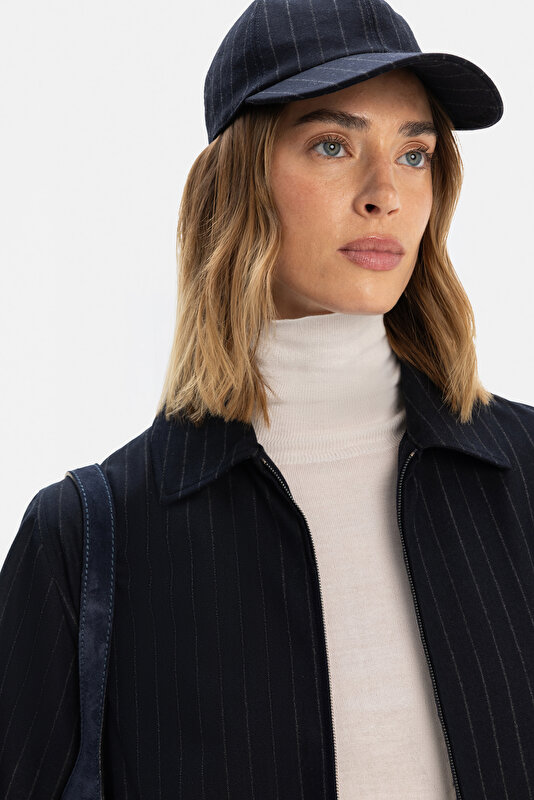 GREY JACKET 3