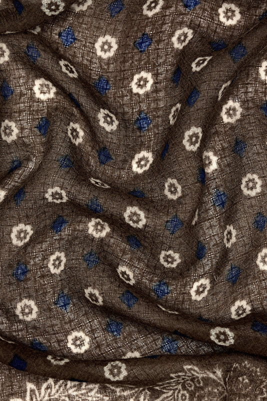 ECRU PAISLEY PATTERNED WOOL/SILK SHAWL 4