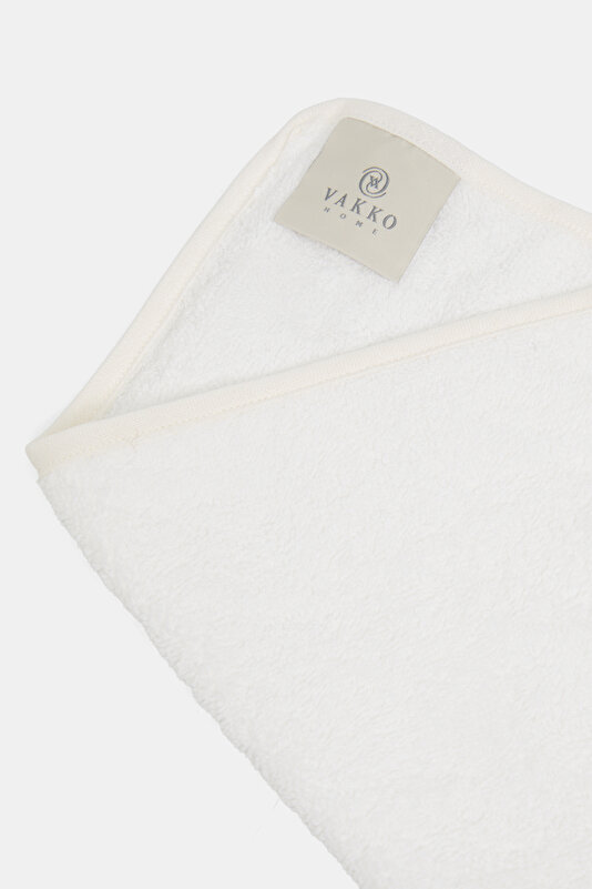 POUCH WITH TOWEL 3