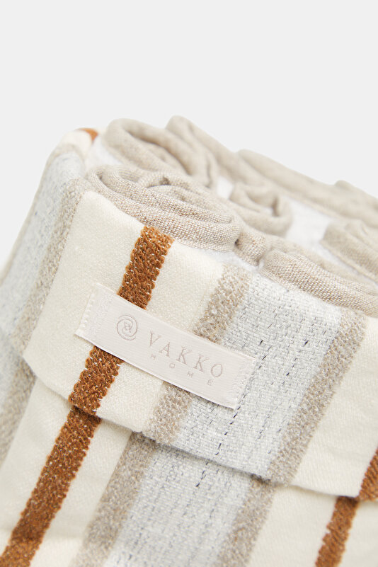 POUCH WITH TOWEL 2