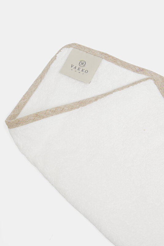 POUCH WITH TOWEL 3