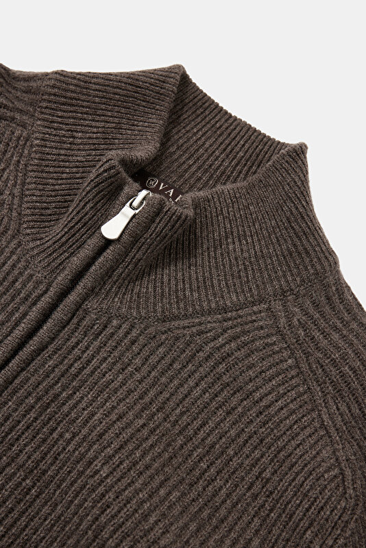 BROWN TRICOT 3
