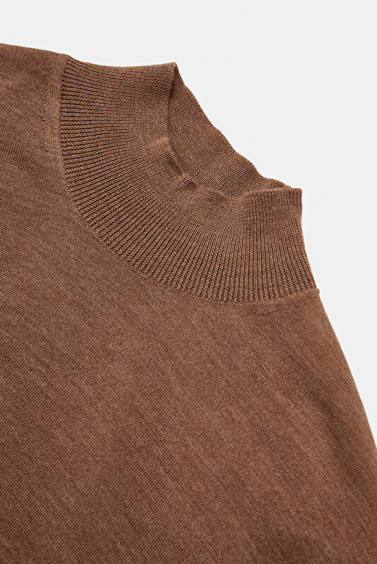 TAN 1/2 TURTLENECK TRICOT 3