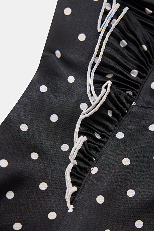 WHİTE SLEEVELESS BLOUSE 4
