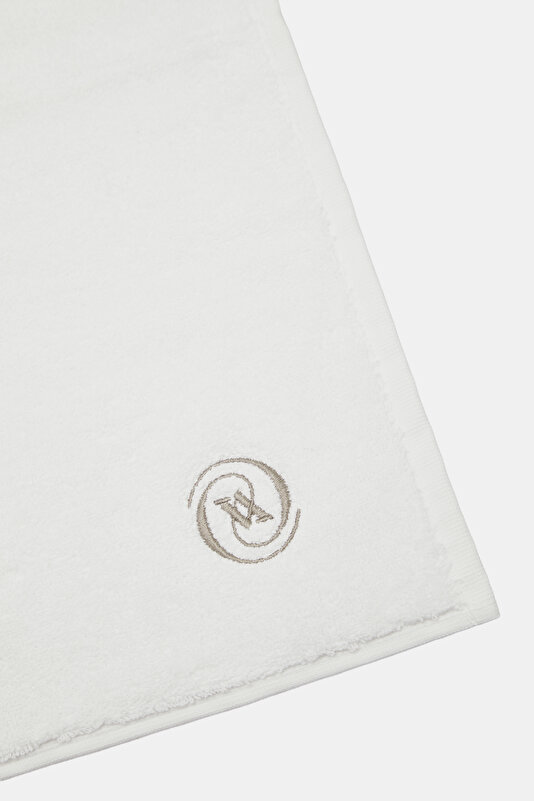 MONOGRAM NAKIŞLI AYAK HAVLUSU 2