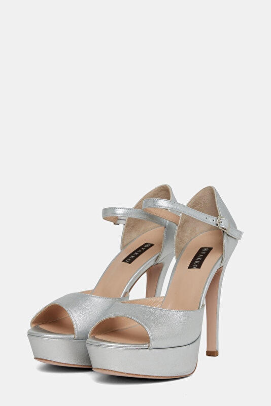 SILVER LEATHER SHOE 2
