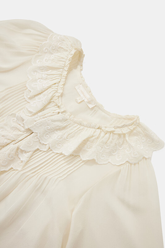 CREAM BLOUSE 3