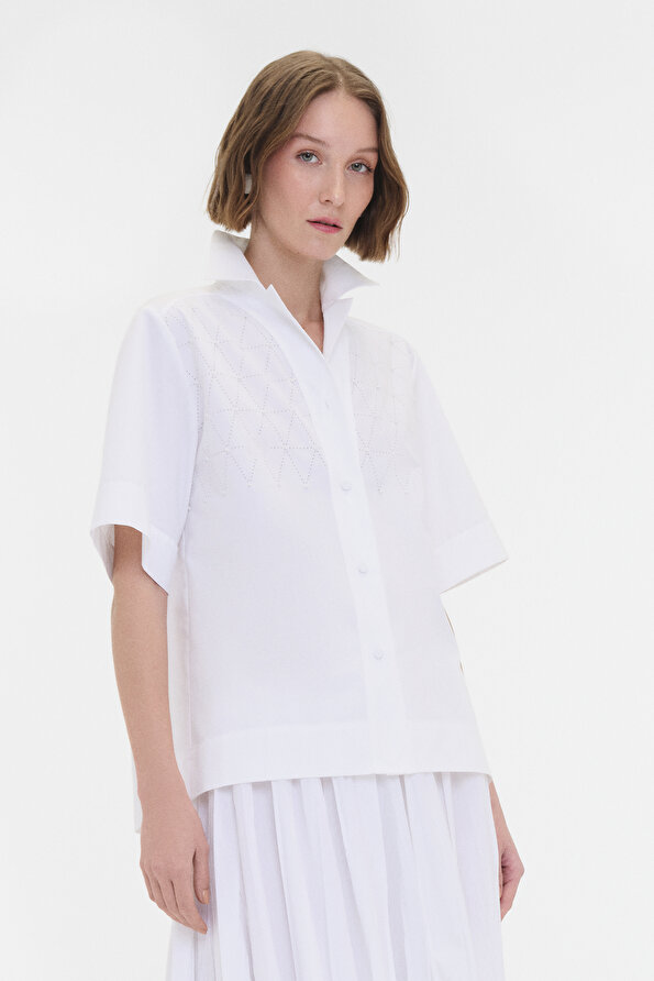 WHITE SHORT SLEEVE SHIRT