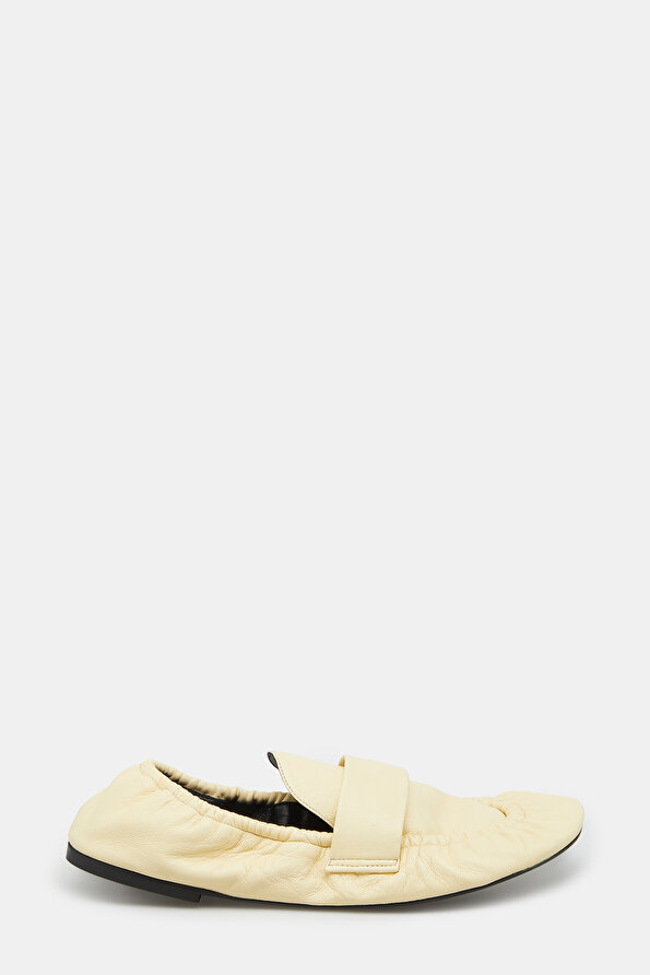 LIGHT YELLOW LEATHER SHOE