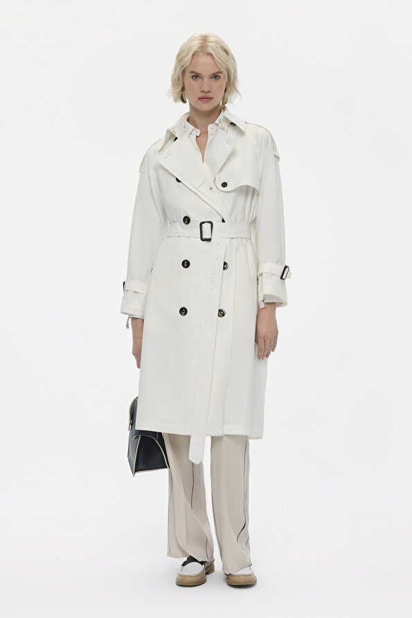 WHITE LIGHT OVERCOAT