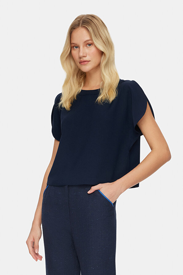 NAVY BLUE BASIC / ROUND NECKLINE SHORT SLEEVE BLOUSE