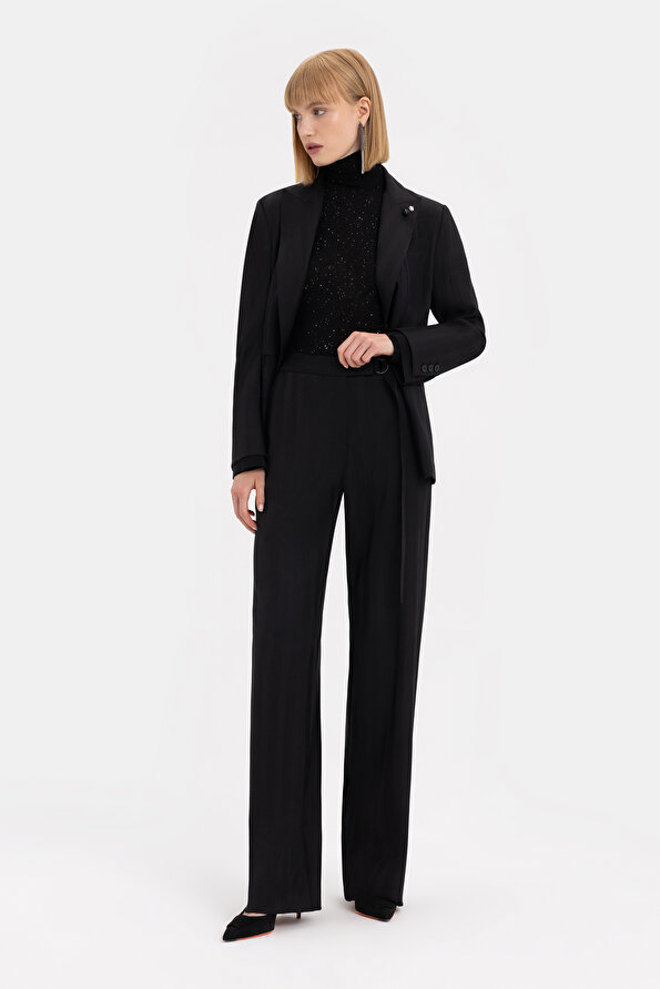 BLACK STRAIGHT CUT TROUSERS