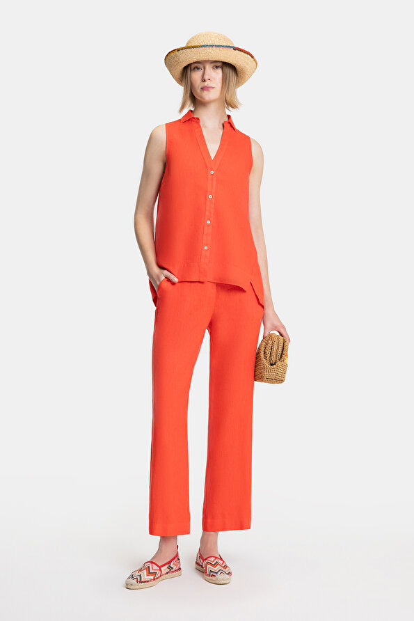 RED STRAIGHT CUT TROUSERS