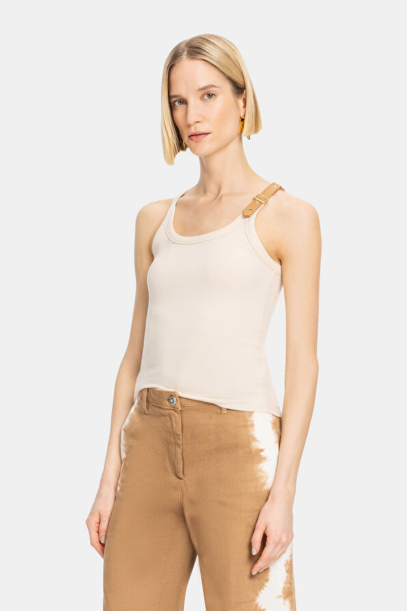 BEIGE CLEAVAGE SLEEVELESS SUSPENDER TSHIRT