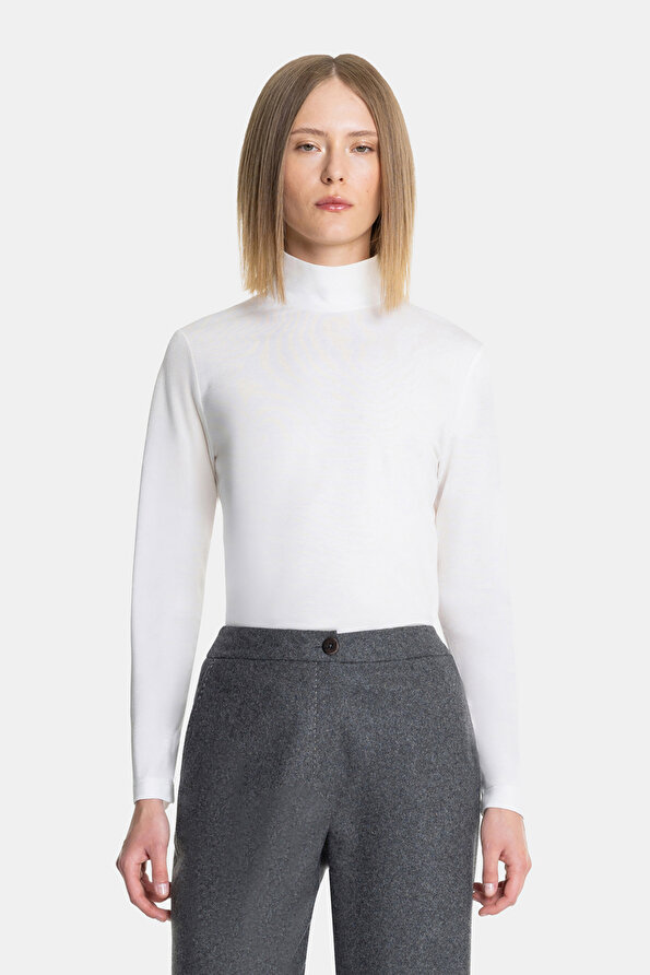 ECRU UPRIGHT COLLAR LONG SLEEVE TSHIRT