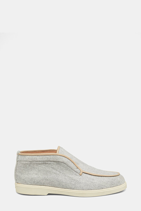 GREY SHOES