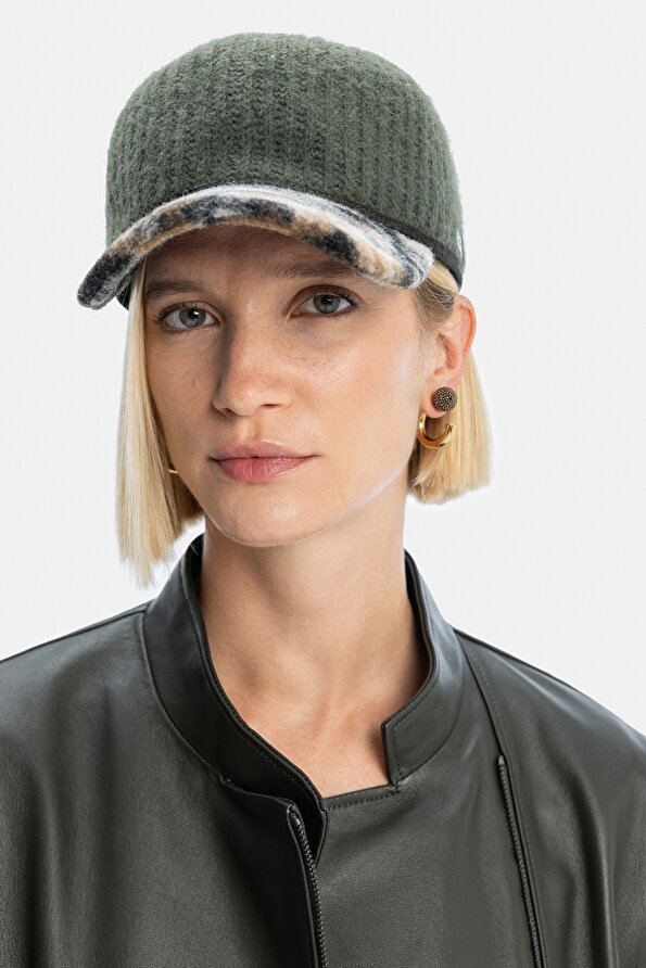 DARK GREEN HAT