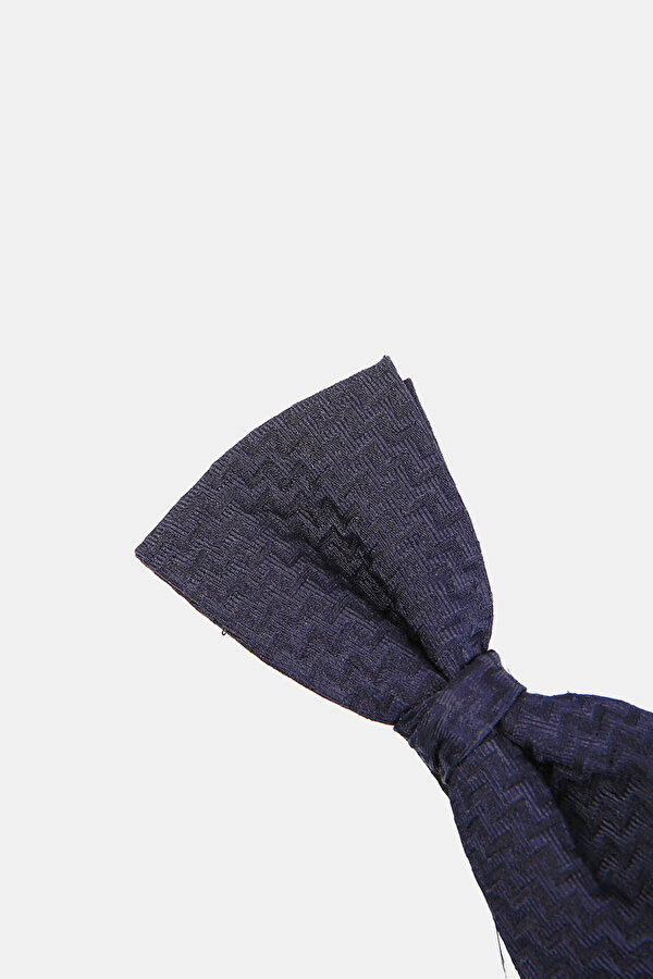 TEXTURED NAVY BLUE SILK BOWTIE 2