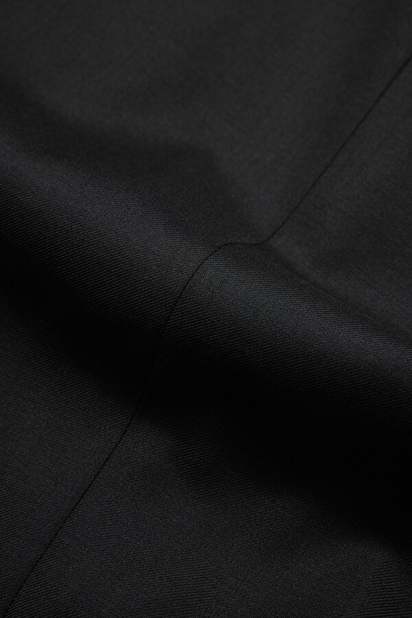 SUIT 6