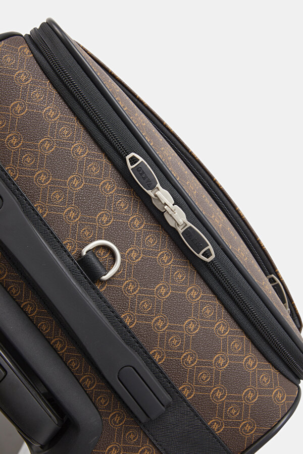 SUITCASE 7