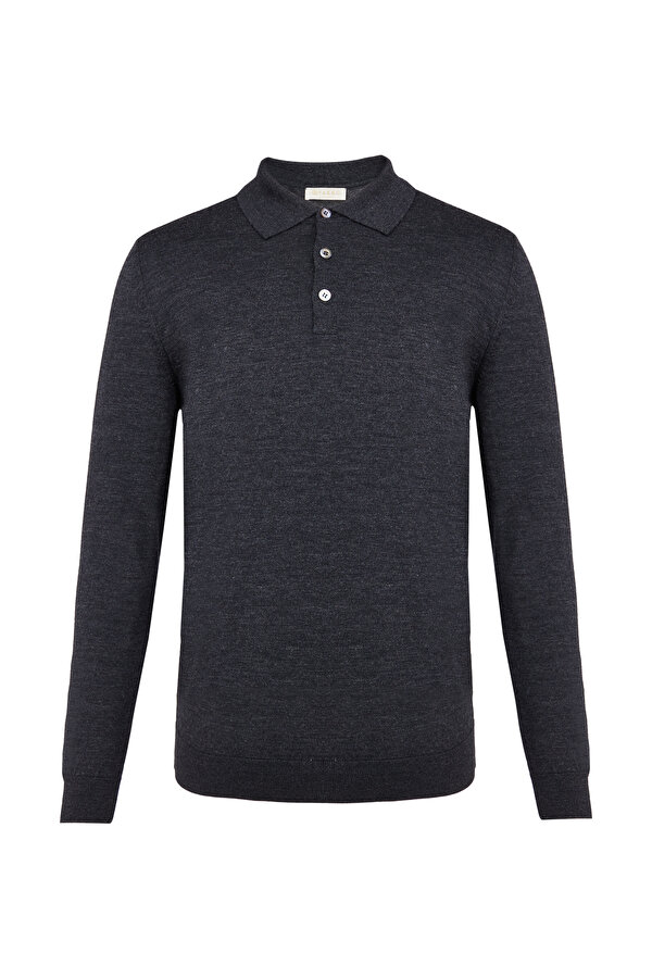 KNITWEAR