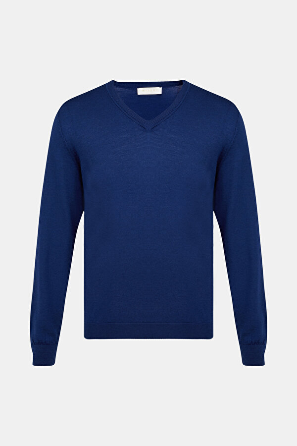 KNITWEAR