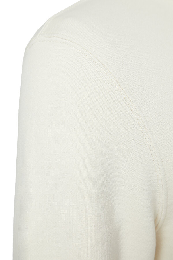SWEATSHIRT 7