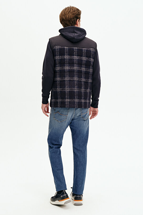 SWEATSHIRT 2
