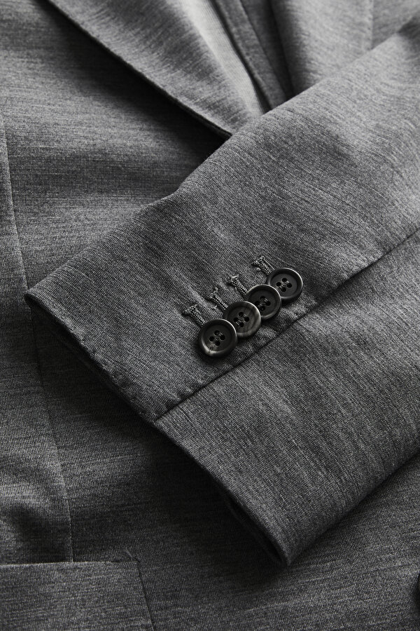 SUIT 6