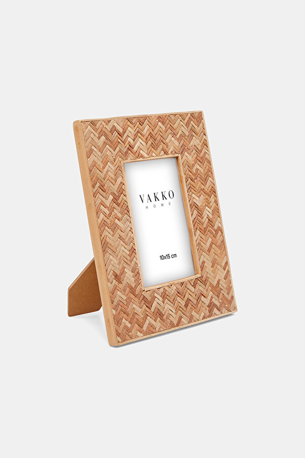 RATTAN FRAME 2