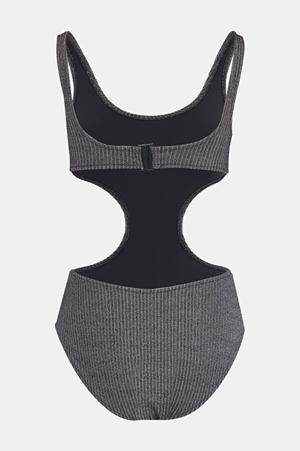 SWIMSUIT 2