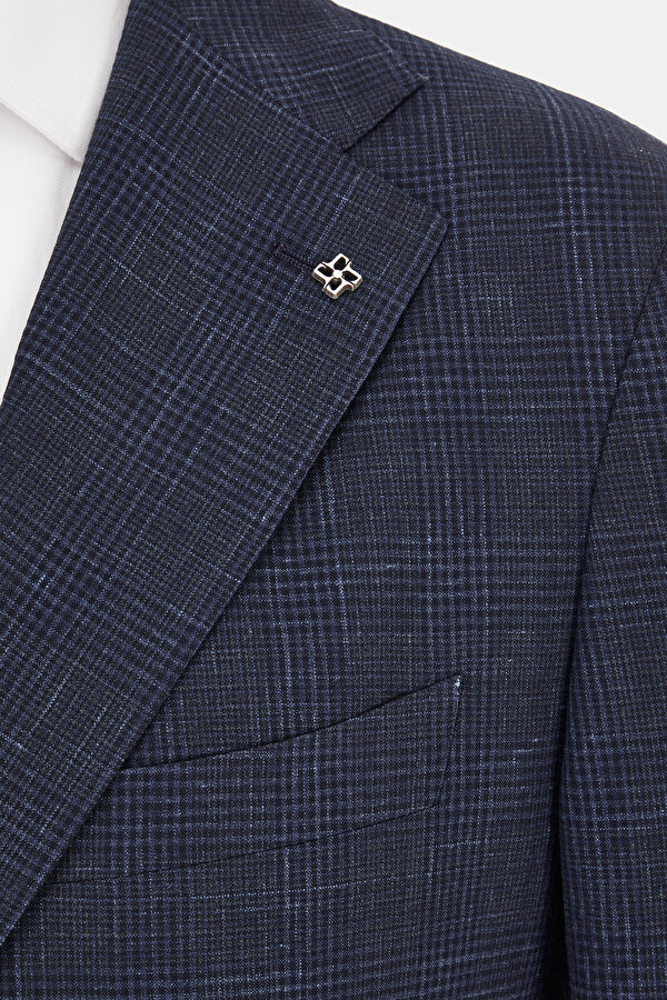 SUIT 6